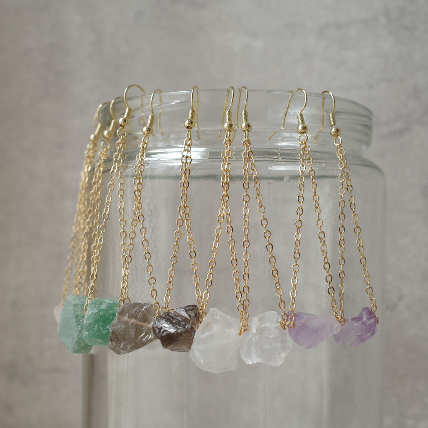 スモーキークォーツ天然石ラフロックピアス〈1点もの〉