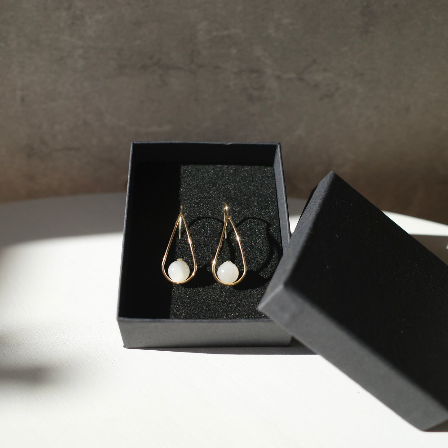 Tiger Eye 天然石一粒ピアス〈限定1点もの〉